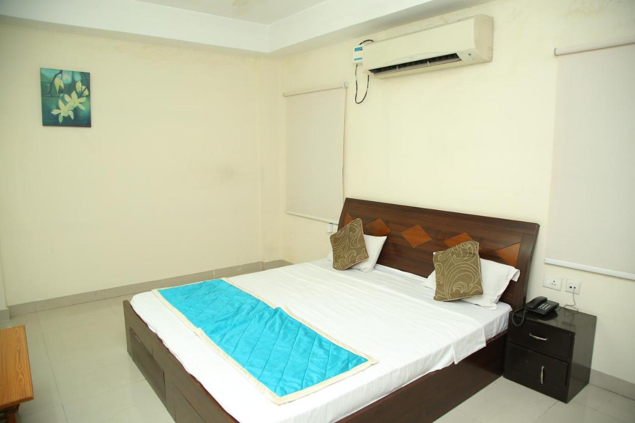 Skyview Suites Hyderabad Exterior foto